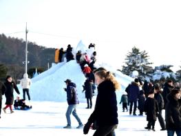 겨울왕국제천페스티벌, 주말 관람객 20만 행렬... 겨울 제천의 매력에 풍덩 기사 이미지