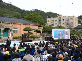 윤석열 대통령, 사랑과 나눔을 실천하는 공생복지재단 관계자들에게 격려와 감사의 인사 기사 이미지