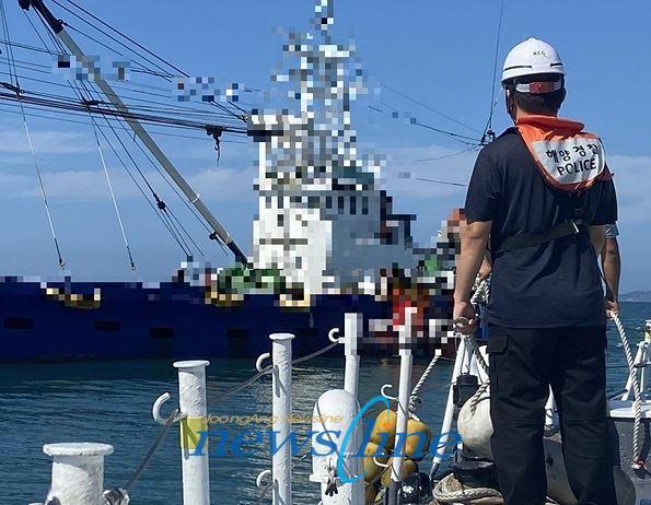 목포해양경찰서서장 임재수는 주말동안 전남 해상에서 사고가 잇따라 발생해 해경이 신속하게 대응하며 안전 조치에 나섰다고 5일 밝혔다