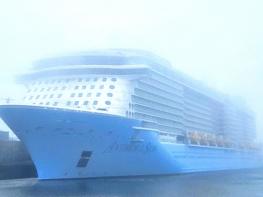 신규 월드와이드 크루즈, 제주 강정항 첫 입항 기사 이미지