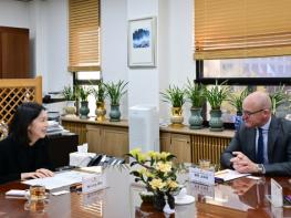 최호정 의장, 독일 콘라드 아데나워 재단 한국사무소 대표 접견 기사 이미지