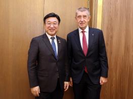 행정안전부 윤호중 장관, 체코 행정수반 신임 총리 면담 AI 정부·원전 등 협력방안 논의 기사 이미지