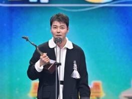 '2025 KBS 연예대상' 전현무, 첫 대상 영예…박보검 귀국 의리+故전유성 트리뷰트로 '완벽 결산' 기사 이미지