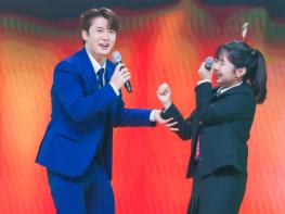 TV CHOSUN [미스트롯4 미공개 스페셜] 손빈아, 사고쳤나? '오빠가 저 책임지세요' 기사 이미지