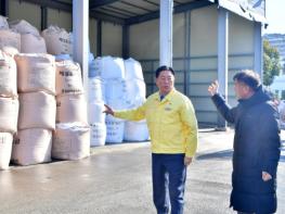 장성군, 신속한 제설 작업… 주민 불편 ‘눈 녹듯’ 기사 이미지