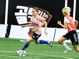 [SBS 골 때리는 그녀들] 사상 초유의 사태! ‘두산 베어스 치어리더’ 아야카 경기 당일 긴급 투입...“축구도 잘할 수 있을 것 같다” 기사 이미지