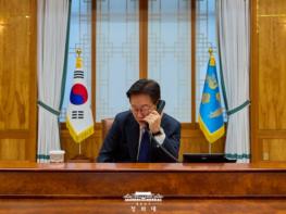 이재명 대통령, 또 럼 베트남 당서기장 연임 축하 통화 기사 이미지