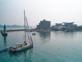 통영시 세계일주 요트대회 ‘클리퍼 레이스’ 경남통영호 입항… PORT WEEK 본격 시작 기사 이미지