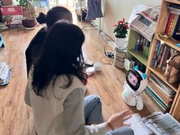 AI 로봇 ‘다솜이’, 할아버지 약 드실 시간이에요! 기사 이미지