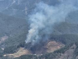 경남도, 진주시 명석면 외율리 산불, 1시간 15분 만에 주불진화 완료 기사 이미지