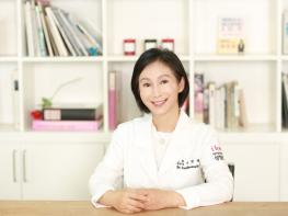 건조하고 푸석한 봄철 피부, ‘속’부터 차오르는 탄력의 비밀은? 기사 이미지