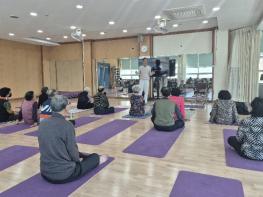 익산시, 한의약 건강교실…어르신 활력 '톡톡' 기사 이미지