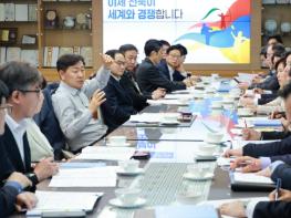 김관영 도지사, “사각지대 없이 신속하게…”세심하고 속도감 있는 정책 주문 기사 이미지