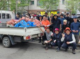 서산시와 서산시손세차연합회가 함께하는 깨끗한 중앙호수공원 만들기 환경정화활동 기사 이미지