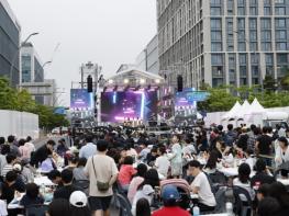 강서구 빗속에서도 뜨거운 MCT축제, 인파 몰리며 대성황 기사 이미지