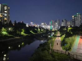 광산구 풍영정천 산책길, 밤에도 환하게 기사 이미지