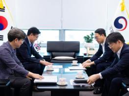 김재준 군산시장, 새만금개발청장 만나 새만금 핵심 현안 논의 기사 이미지