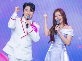 TV CHOSUN [미스트롯 포유] 眞 이소나X한경일 '하루 5시간씩 연습' 2연승 향한 절실한 열창 기사 이미지