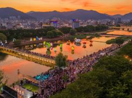 순천시, ‘2026년 동천야광축제’ 성황리 개막 기사 이미지