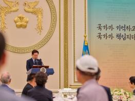 이재명  대통령, 국가폭력 피해자들에 '치유와 명예 회복' 정부 의지 전달 기사 이미지