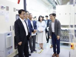 주형철 경제부지사, 탄도호 수상태양광·시화 공정혁신 시뮬레이션센터 현장점검 기사 이미지