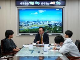 “나주시장은 무슨 일을 하나요?” 윤병태 시장, 초등학생과 특별한 대화 기사 이미지